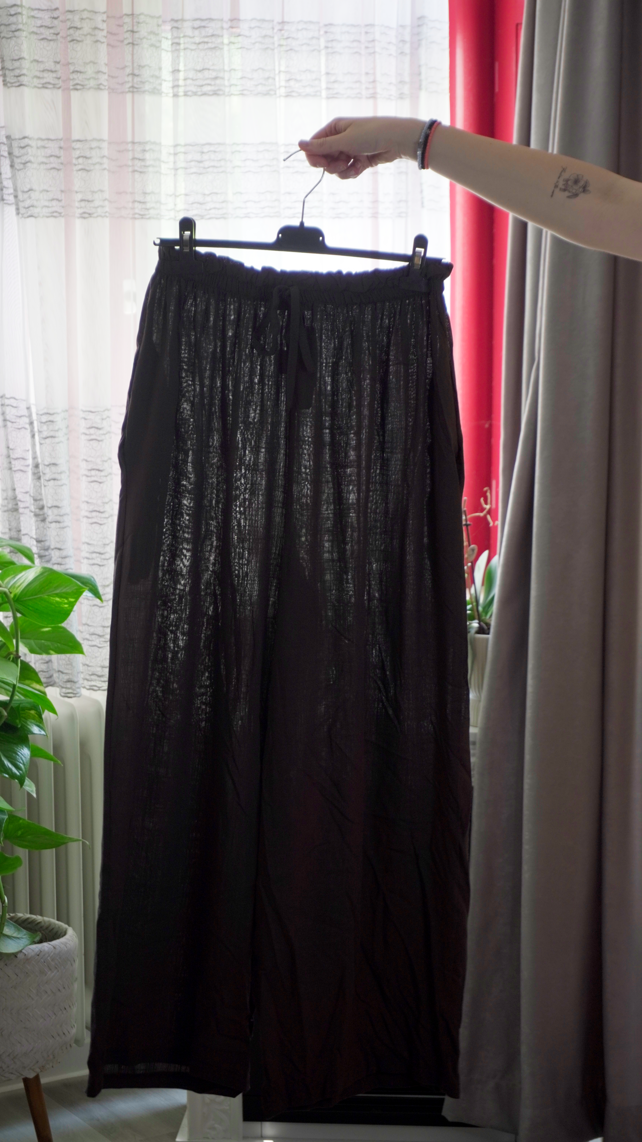 LIVIA HOSE – Schwarz